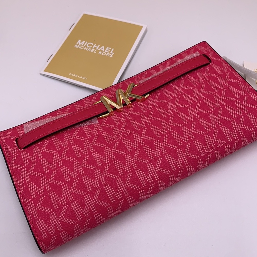 MICHAEL KORS Reed Large
Snap Signature Wallet
MK Logo Electric Pink color - Picture 4 of 11